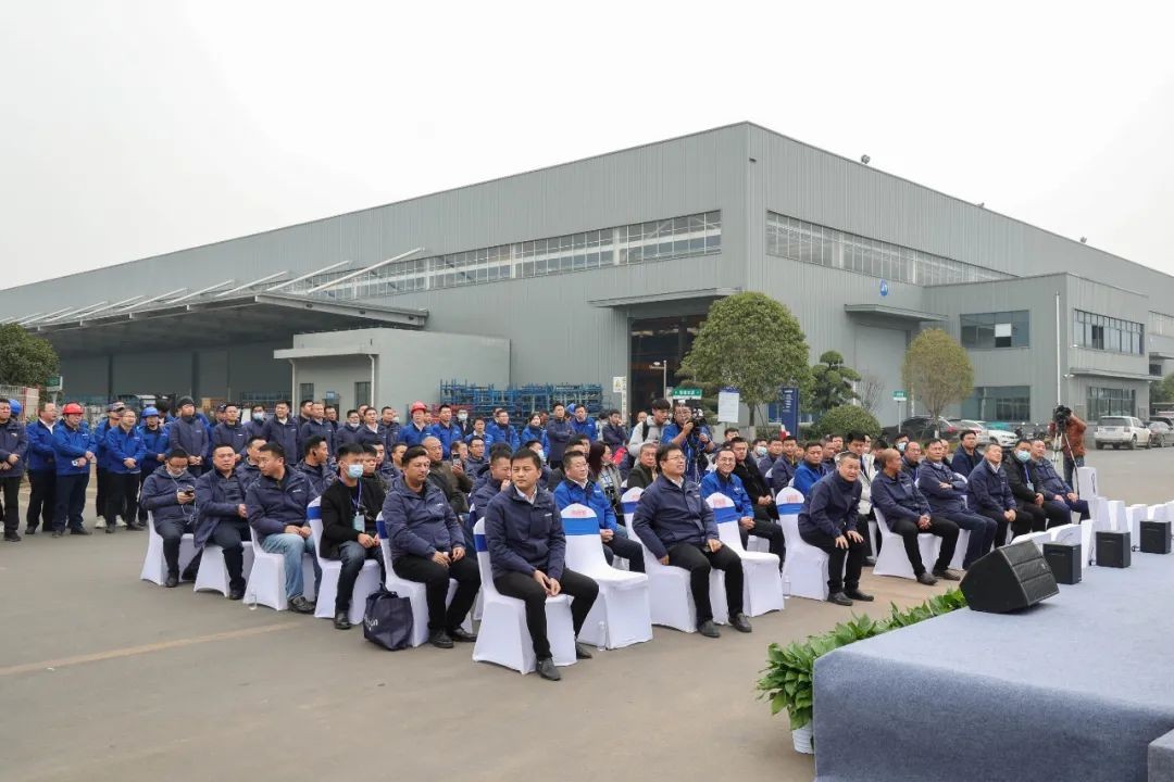 开疆扩土，气壮bti体育 | 600F大挖交付典礼隆沉进行