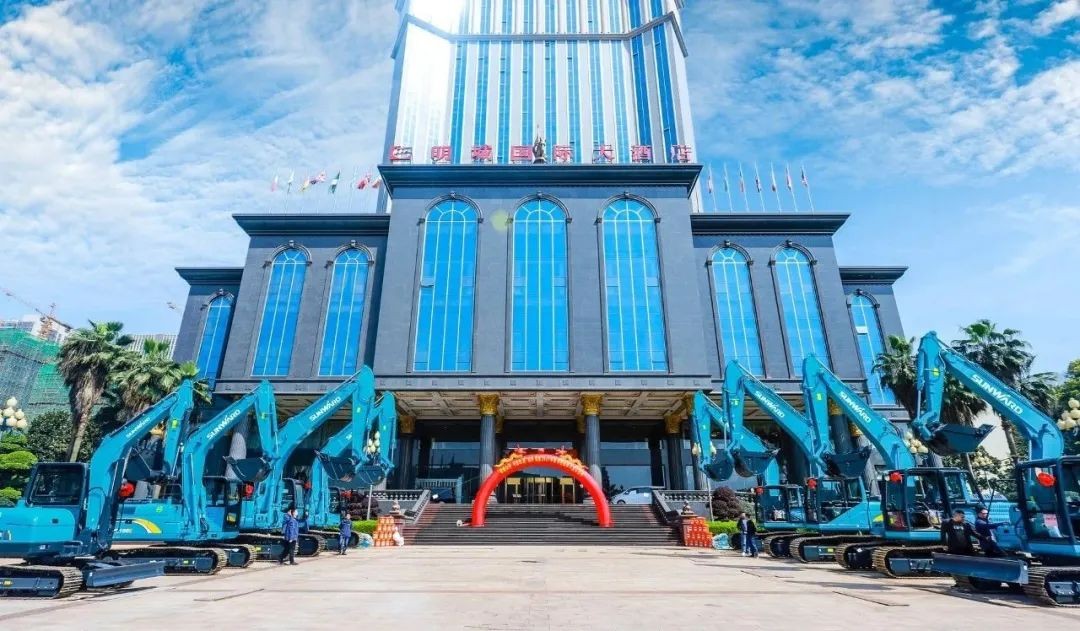 bti体育智能挖掘机春季订货会长沙会场侧记