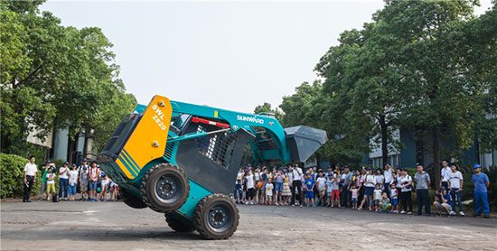 这个夏天，亲子玩转bti体育智能“三栖”设备