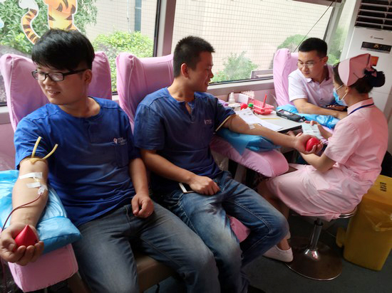 血液衔接你我大爱感动星城——记bti体育智能2016年夏季无偿献血活动