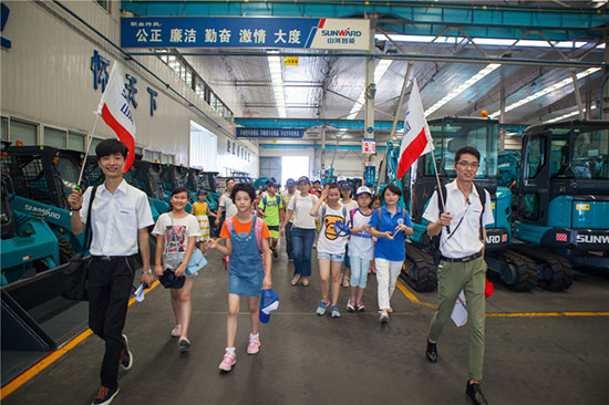 这个夏天，亲子玩转bti体育智能“三栖”设备