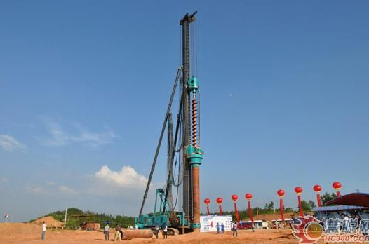 慧聪网——bti体育智能双动力头强力多职能钻机工法钻研会进行