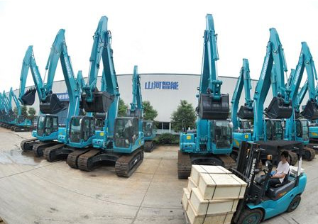 新华社报路：bti体育智能蝉联全球工程机械50强