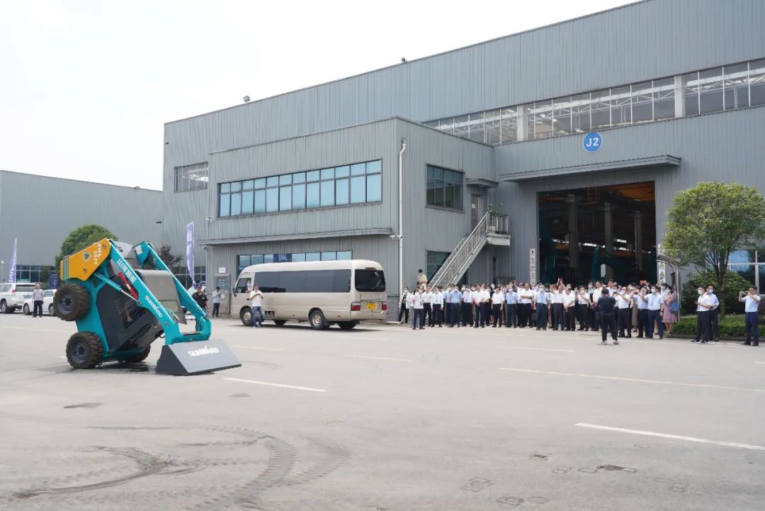 全国战术性新兴产业集群建设调查团调研bti体育智能