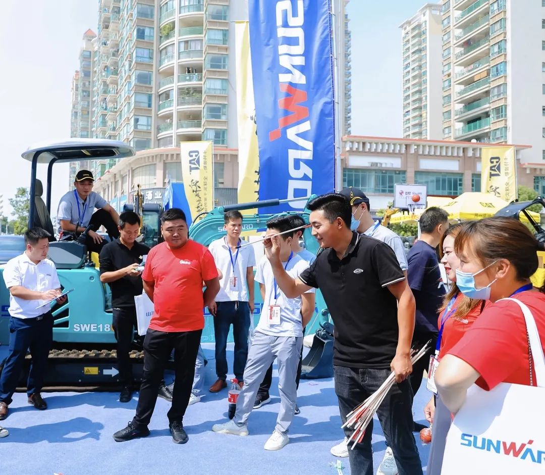 共享微挖新视界！bti体育智能微挖三大王牌产品齐聚2021全球微挖大会