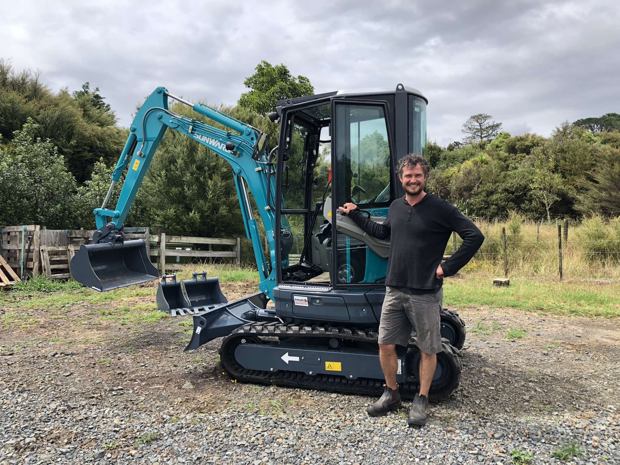 二手挖掘机买卖市场露出出这些问题，你知路吗？