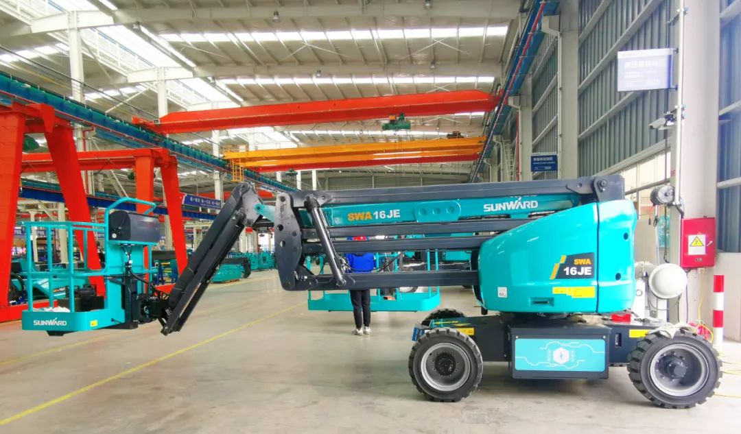 勇闯蓝海！bti体育智能两款臂式高空作业平台正式“前途”