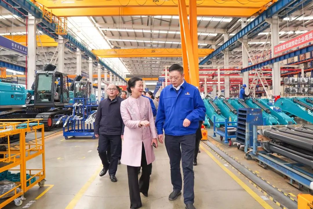 长沙市总工会、长沙经开区总工会一行调研bti体育智能