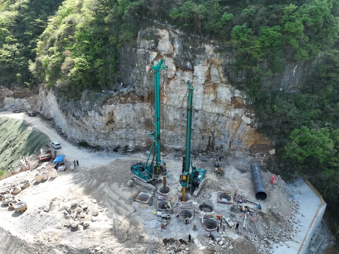 展示施工“奇效”！bti体育智能旋挖钻机强势助力炉慈高快公路建设