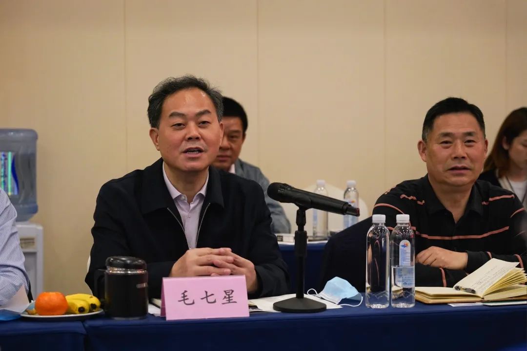 抱团出海，携手共赢！何清华带队赴湖南异地商会结合会造访互换