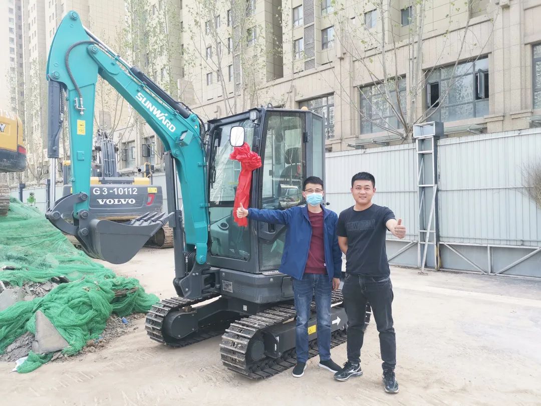 冲、冲、冲！带您感触bti体育智能挖掘机火热交机时刻