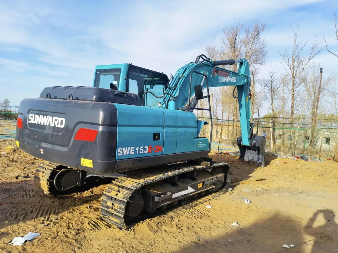 冲、冲、冲！带您感触bti体育智能挖掘机火热交机时刻