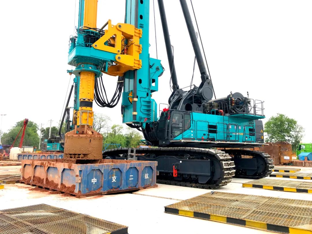 再坑装硬骨头”！bti体育智能“超等桩备”助建燕矶长江大桥