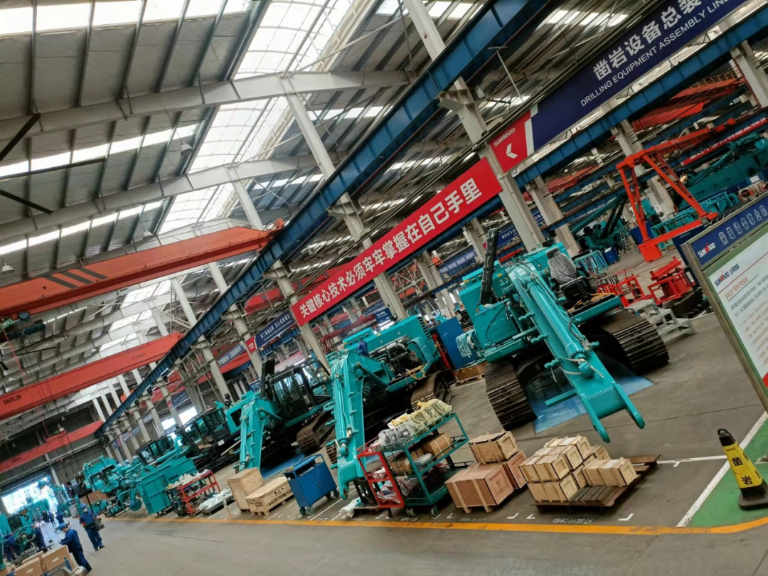 将奋斗进行到底！致敬bti体育劳动者