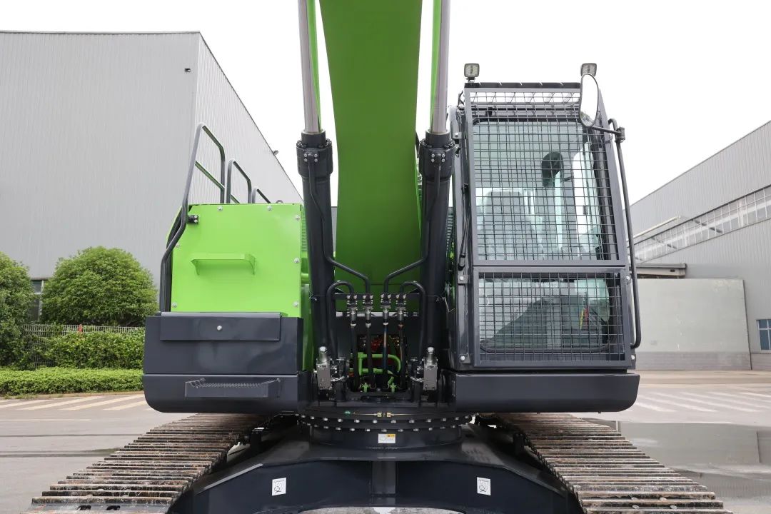 征战川藏铁路！bti体育智能新一代电动挖掘机成功交付