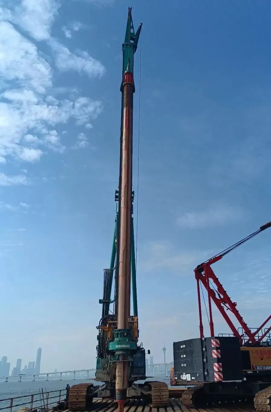 乘风破浪的旋挖钻机！bti体育智能助建澳氹第四跨海大桥