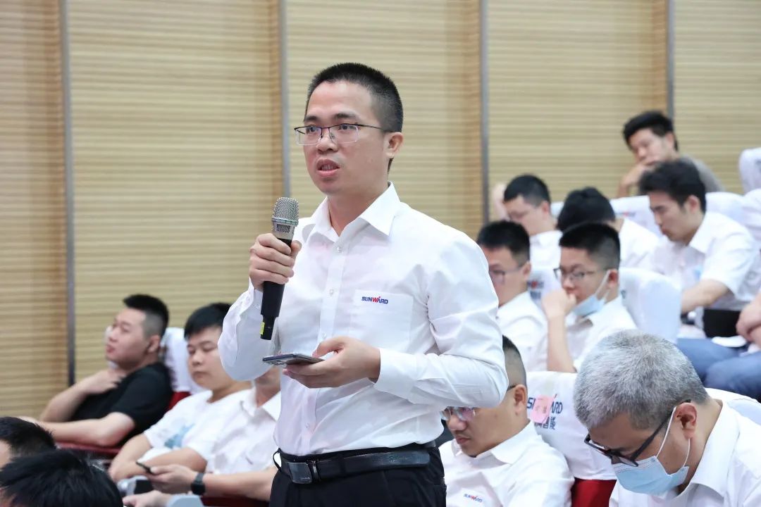 创新引领，智造将来！“2022院士专家长沙杏妆高端设备高质量发展钻研会隆沉进行