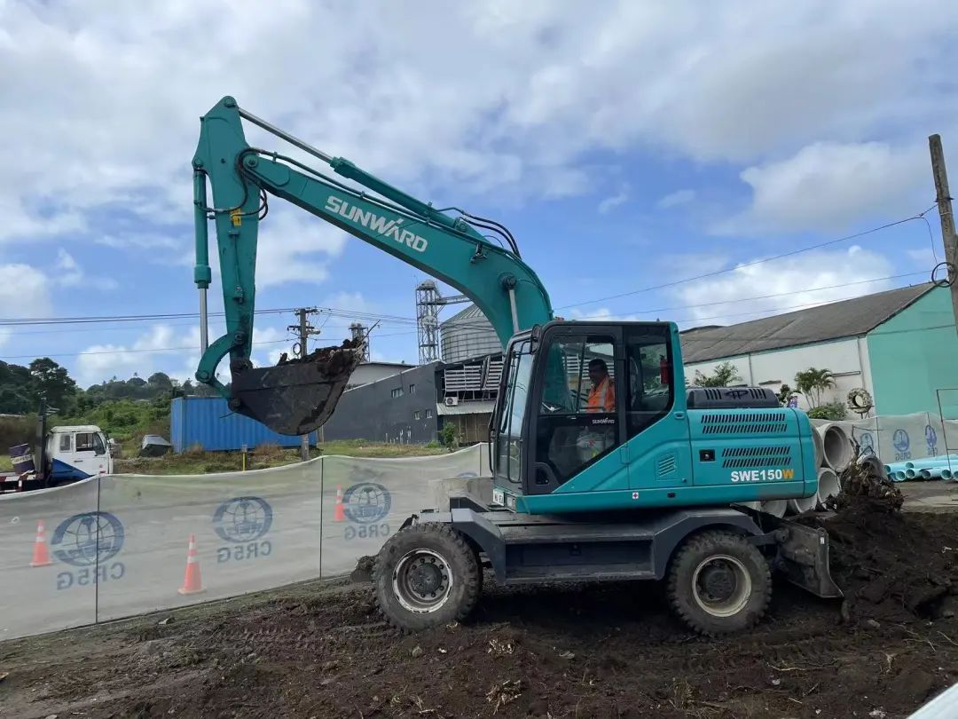 “bti体育绿”迈向南升平洋岛，bti体育智能轮挖助力斐济基础设施建设