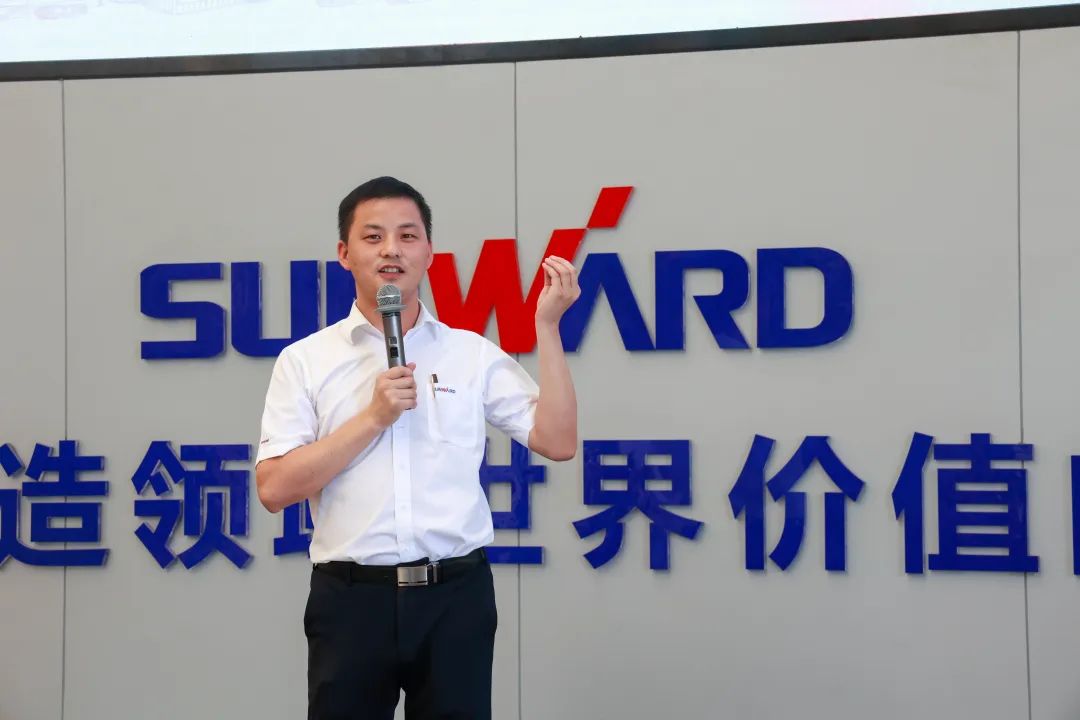 又酷又辣又炫！bti体育智能第二届挖机宝贝来了