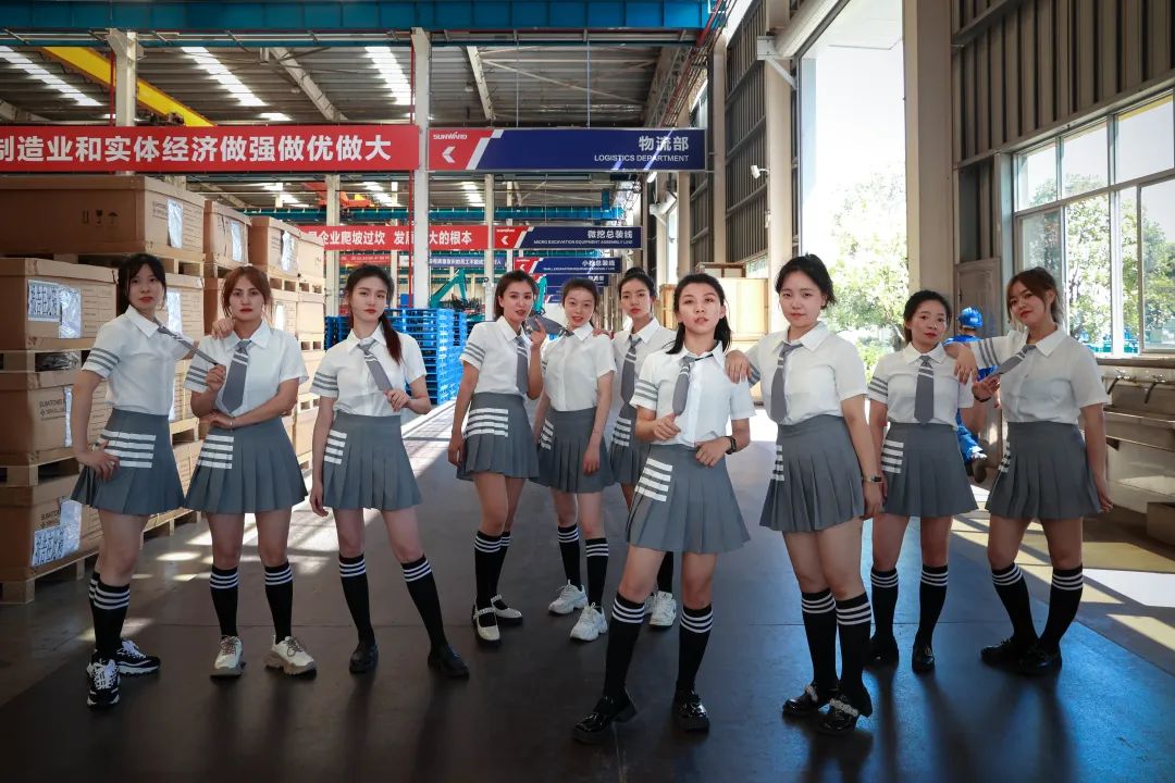 又酷又辣又炫！bti体育智能第二届挖机宝贝来了