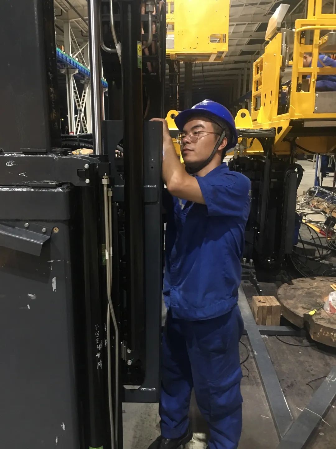 为铁路运输保驾护航！bti体育智能自主研造首套三平台作业装置成功交付