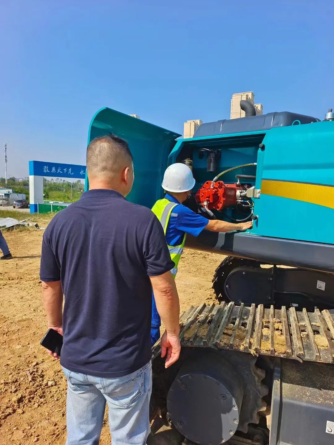 全款拿下！bti体育智能挖掘机奔赴工地一线