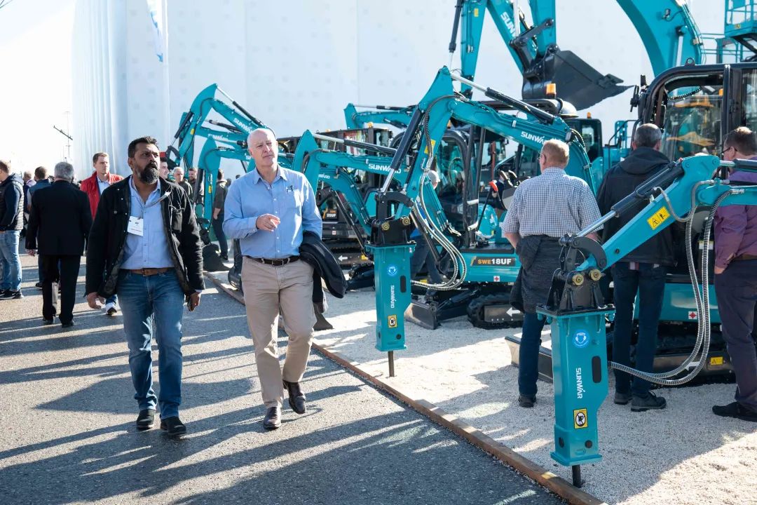 Bauma 2022 | 一组火热现场图带您沉温bti体育智能德国宝马展之旅