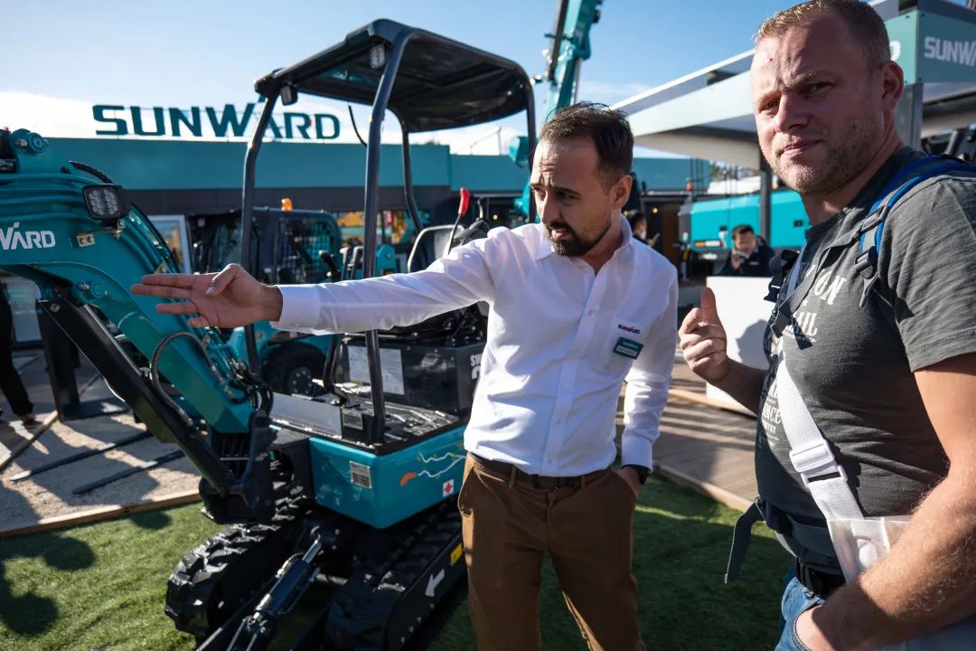 Bauma 2022 | 一组火热现场图带您沉温bti体育智能德国宝马展之旅