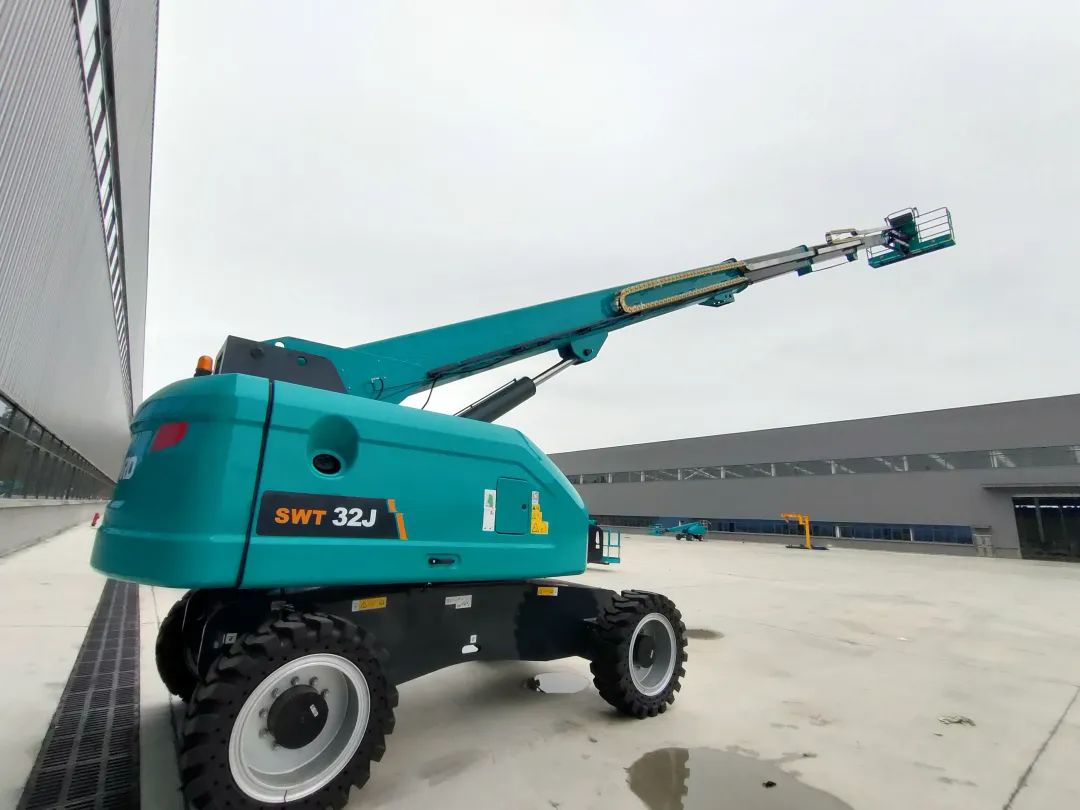 无需扩桥！bti体育智能国四款32米直臂式高空作业平台成功下线