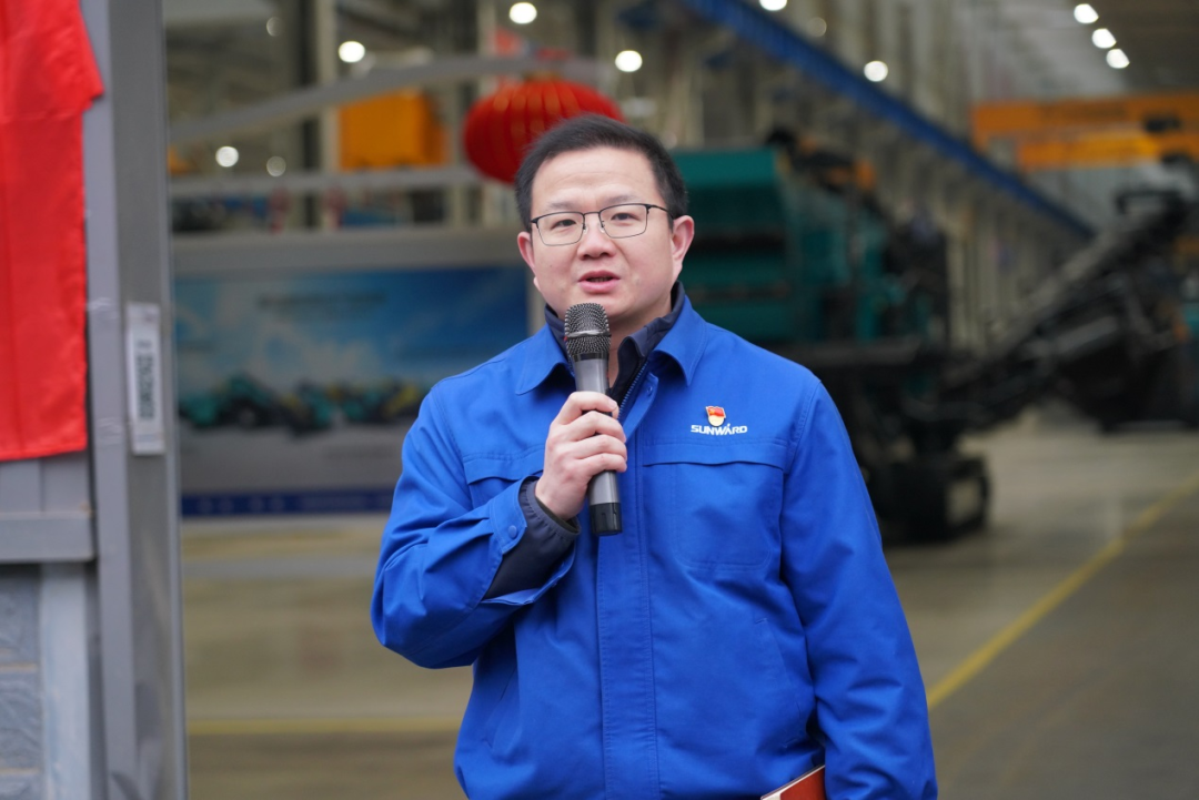 “持证上岗，成为破碎筛分设备的好管家！”