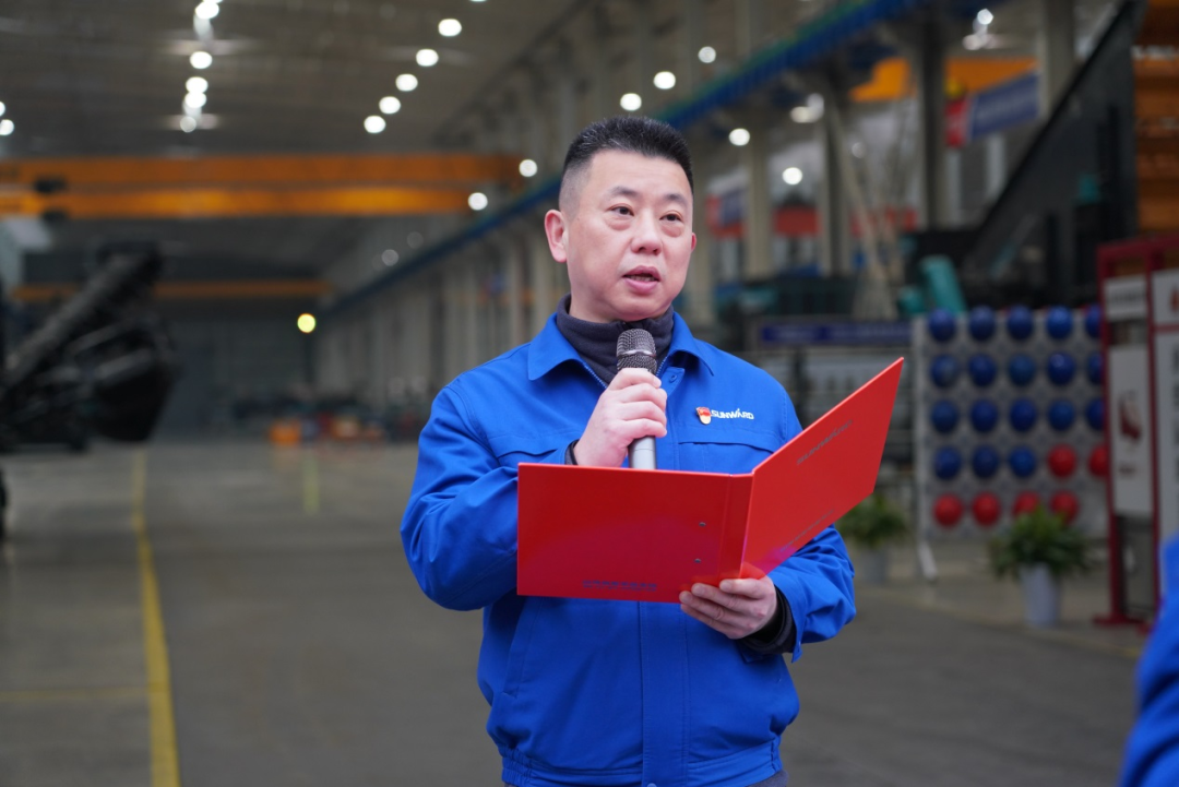 “持证上岗，成为破碎筛分设备的好管家！”