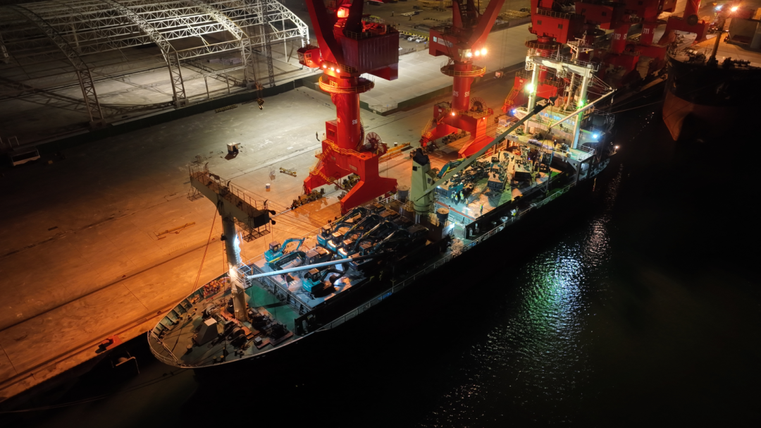 亿元设备“包船”出海！bti体育智能国际市场迎来开门红