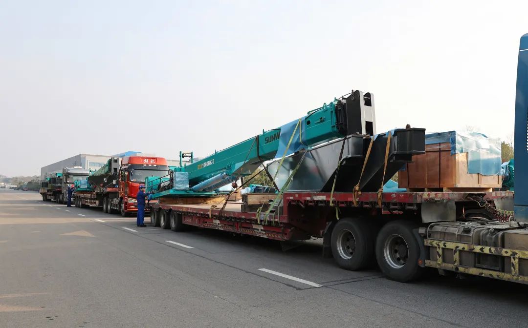 喜迎龙仰面！bti体育智能大吨位PDP工法引孔式静力压桩机出征哥伦比亚