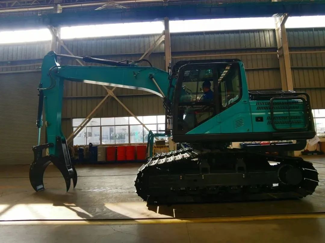 跋山涉水，称霸“武林”！bti体育智能首款中型林业挖掘机成功下线