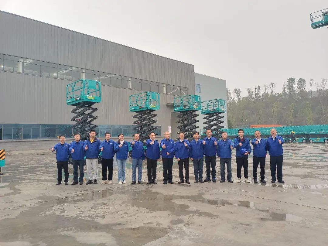 出厂即“前途”！bti体育智能首款履带剪叉式高空作业平台批量上市