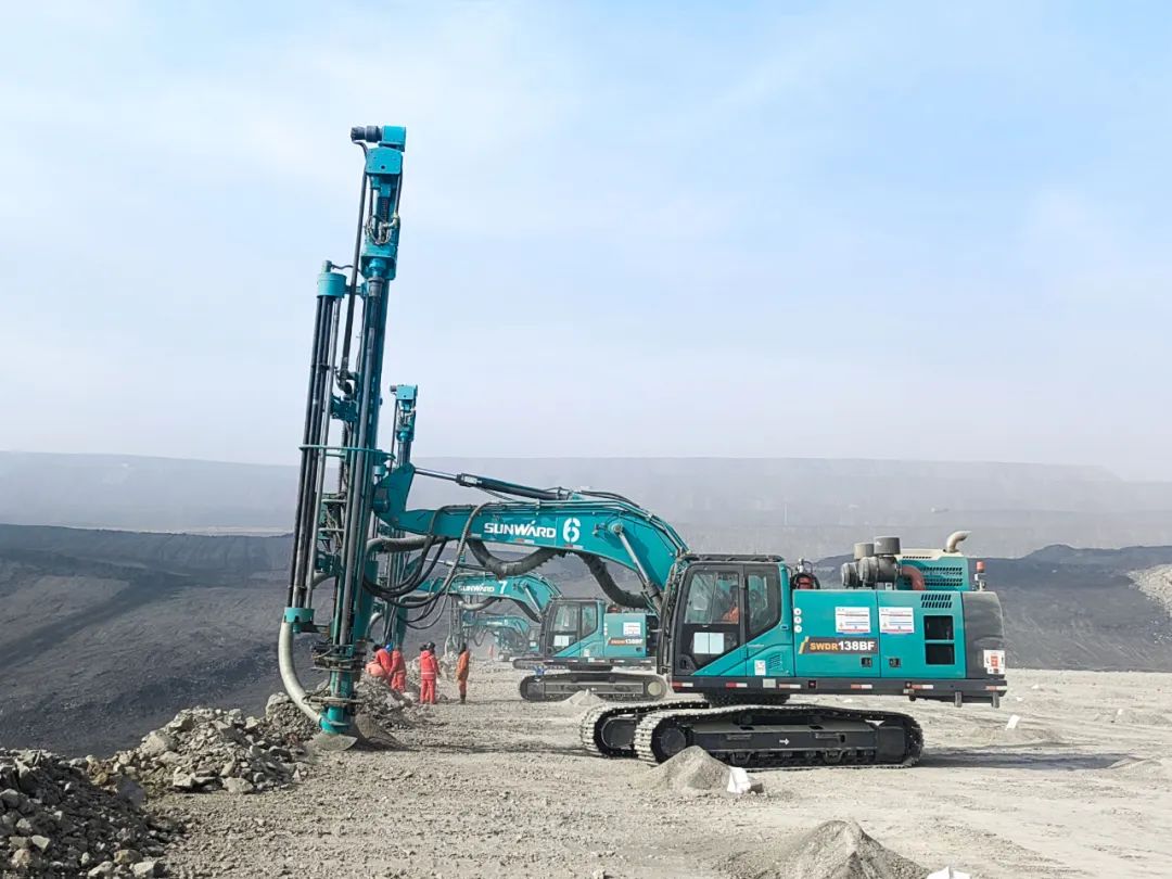 “绿色智能矿山建设专家”！bti体育智能全新一代切削潜孔一体式钻机沉拳出击