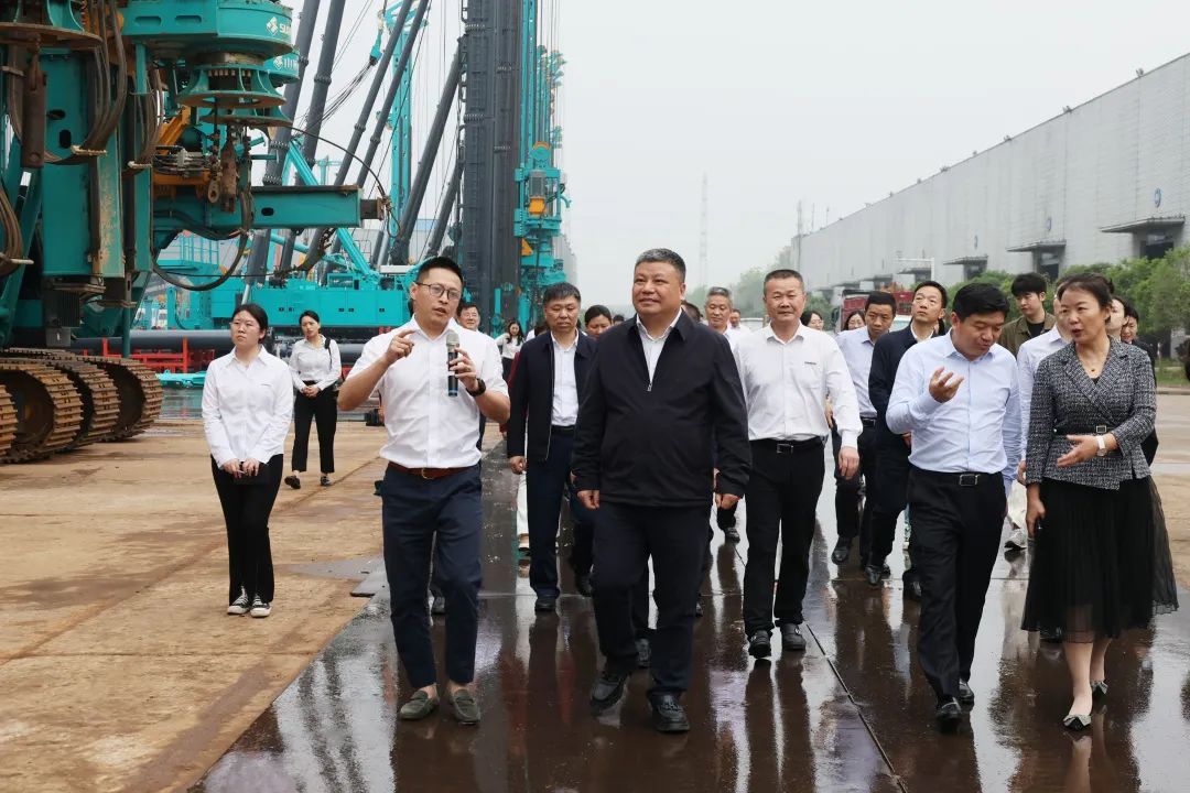 长沙市政协主席陈刚调研bti体育智能