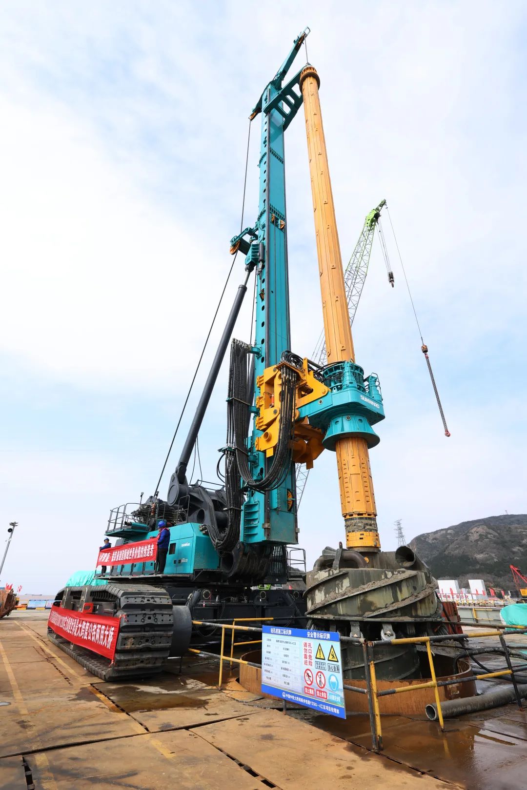 超等设备助建超等工程！bti体育智能超等旋挖钻机SWDM1280推介会成功进行