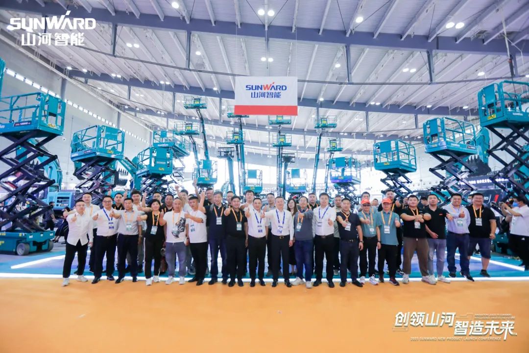 闪灼2023 CICEE！看bti体育智能“明星产品”有多“炫”