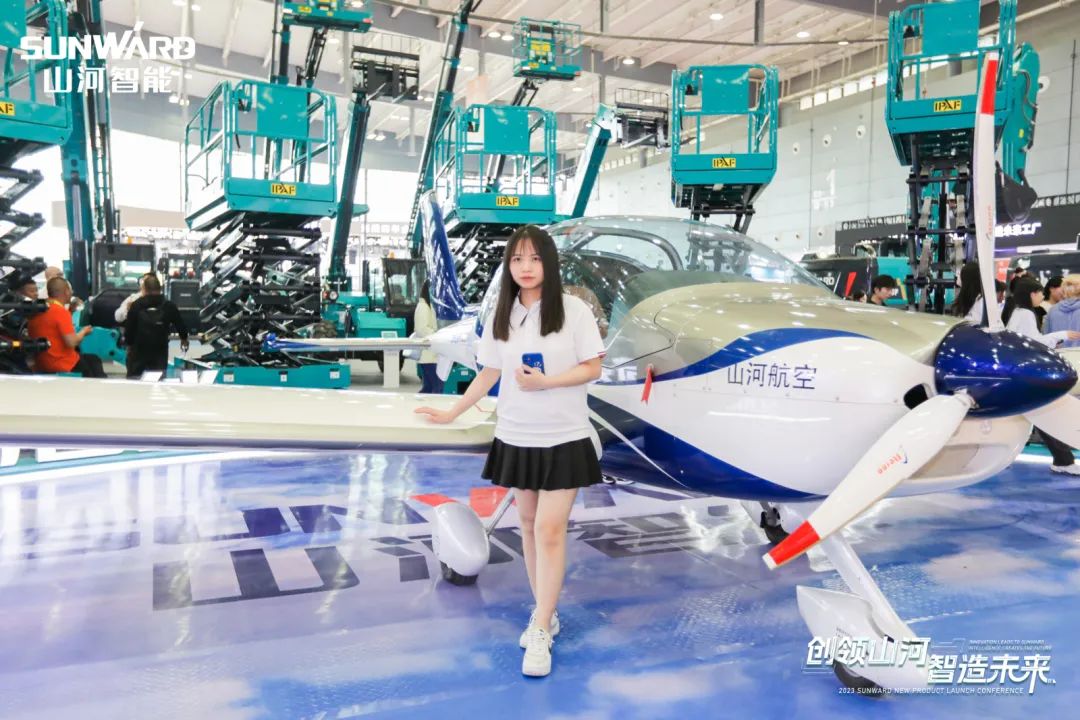 闪灼2023 CICEE！看bti体育智能“明星产品”有多“炫”