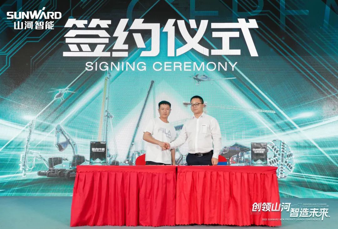 聚焦电动化、智能化！bti体育智能全系列高空机械产品亮相长沙展