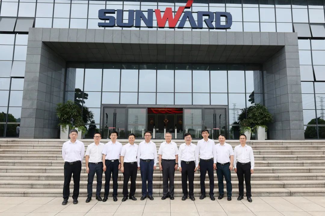 中国联通集团副总经理梁宝俊到访bti体育智能