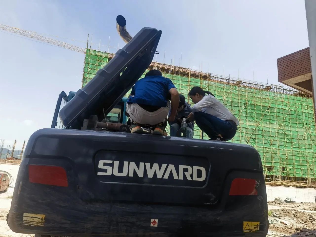 步履一向，服务不止！bti体育智能挖掘机服务万里行火热进行中