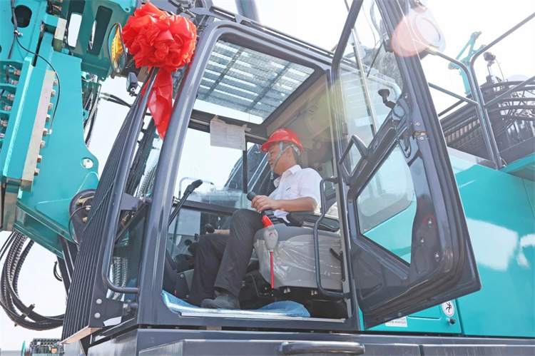 bti体育智能桩工机械再添强将！SWDM800H旋挖钻机顺利下线