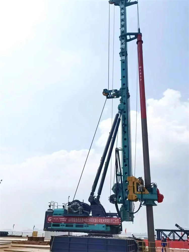 再战世界级工程！bti体育智能超等旋挖钻机SWDM800H助建杭州湾跨海铁路桥项目