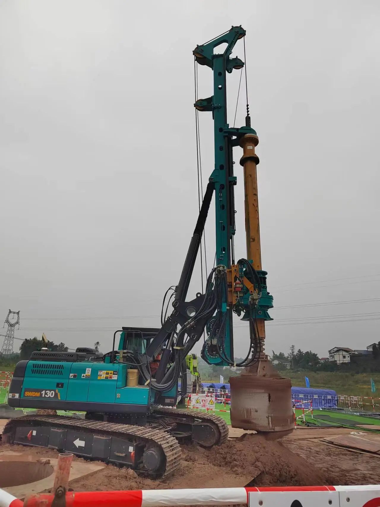 “强将”出击！bti体育智能旋挖钻机助力哈密送沉庆特高压工程