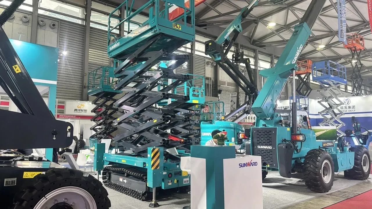 精品出击，闪灼魔都！bti体育智能全系列高空机械亮相2023亚洲国际高空展