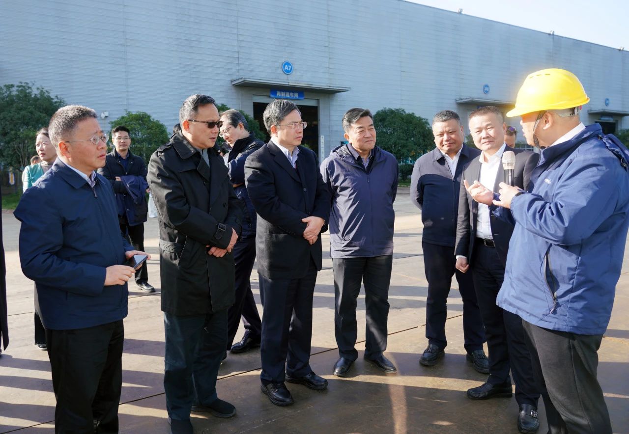 聚焦设备再造作！上海市政协副主席、党组副书记肖贵玉带队调研bti体育智能