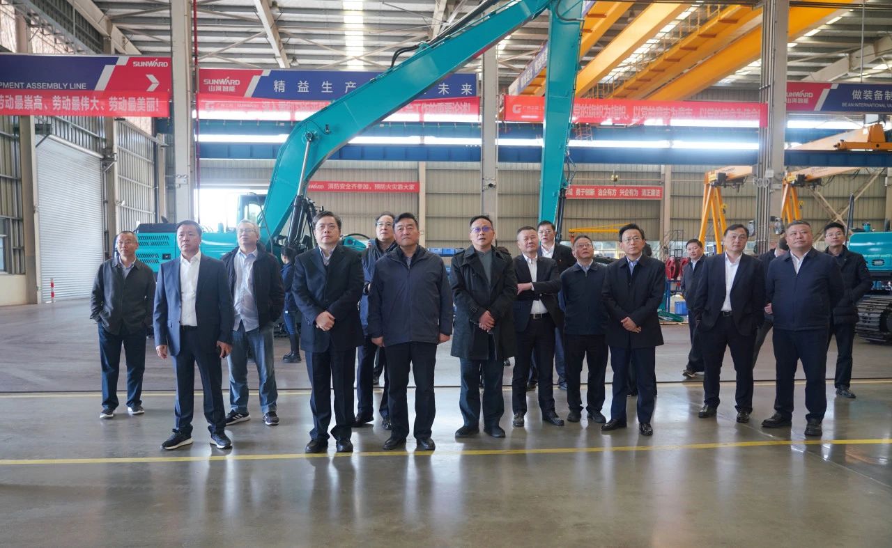 聚焦设备再造作！上海市政协副主席、党组副书记肖贵玉带队调研bti体育智能