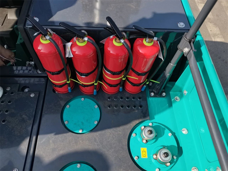 定造开发、职能更强！bti体育智能SWE750ELR加长臂液压挖掘机下线交付